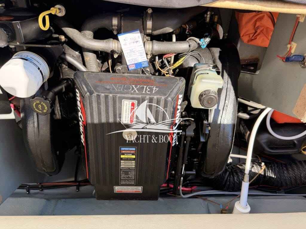 Motorboot Sea Ray CB 200 Signature
