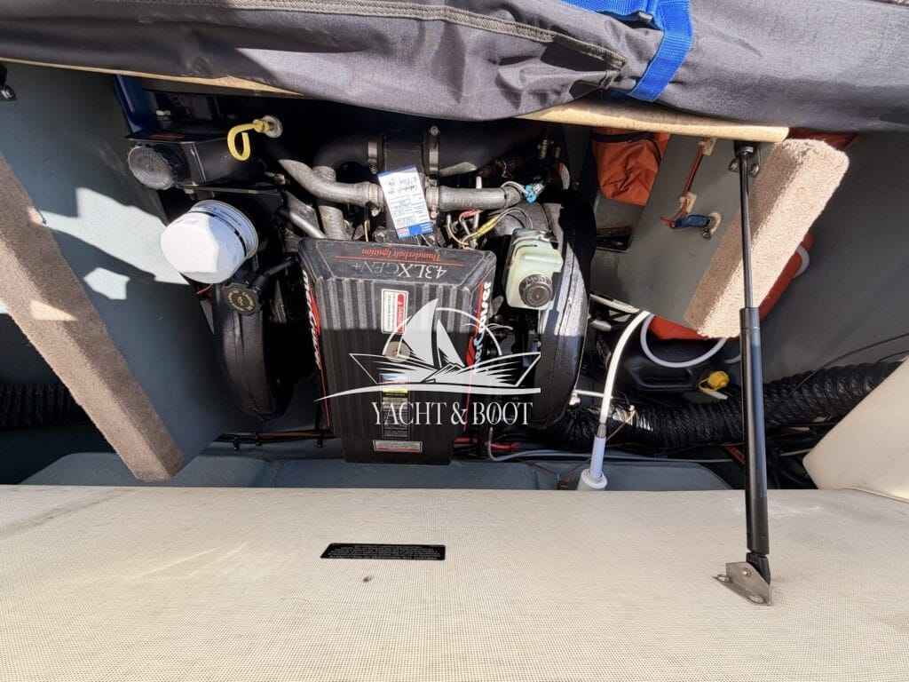 Motorboot Sea Ray CB 200 Signature
