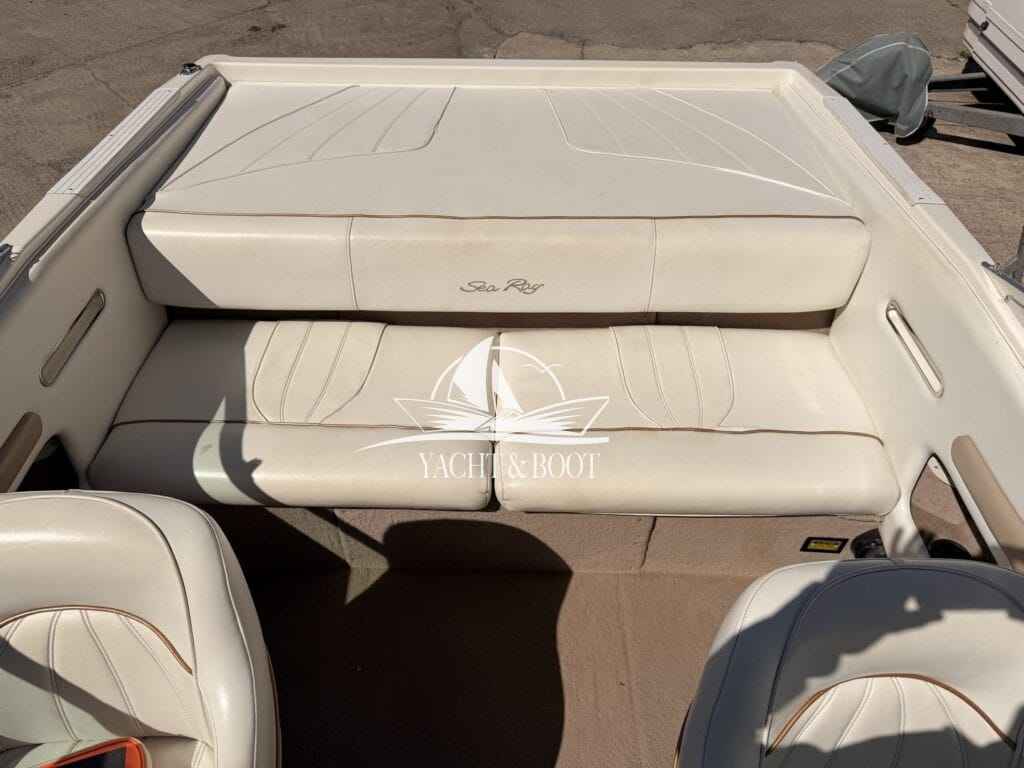 Motorboot Sea Ray CB 200 Signature