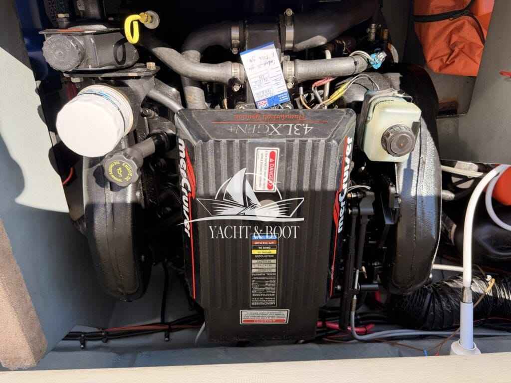 Motorboot Sea Ray CB 200 Signature