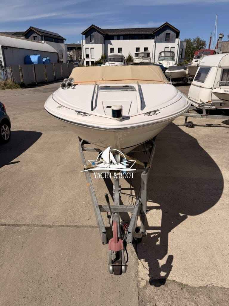 Motorboot Sea Ray CB 200 Signature