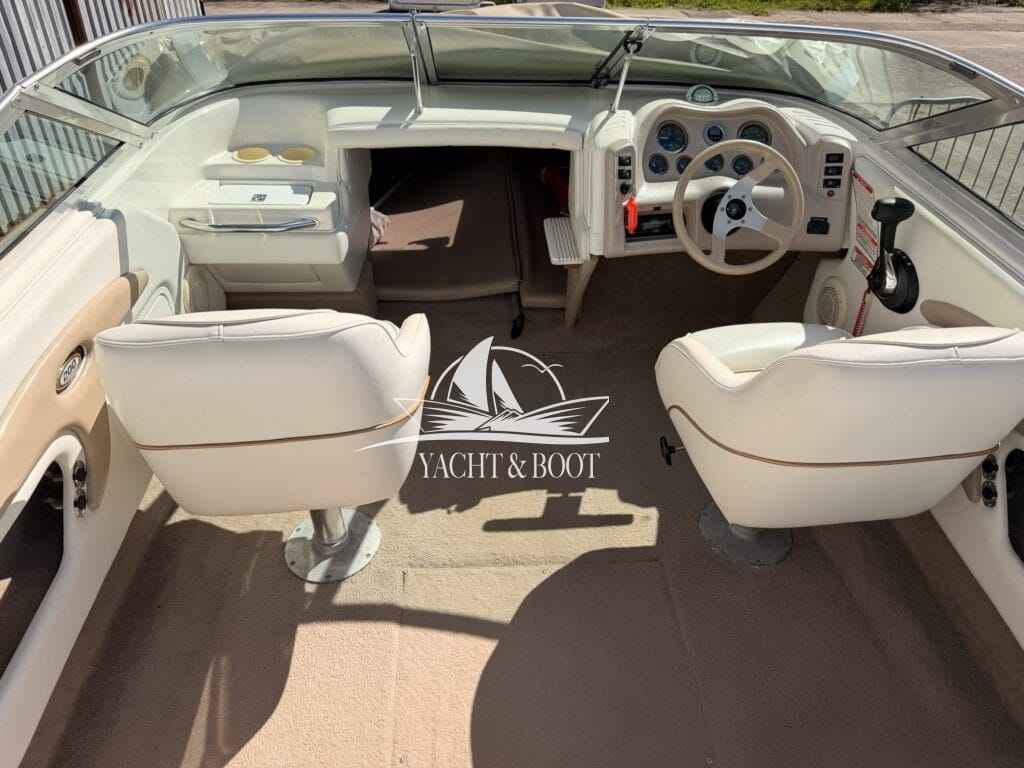 Motorboot Sea Ray CB 200 Signature