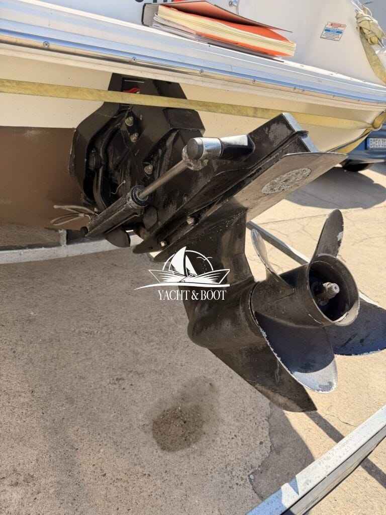 Motorboot Sea Ray CB 200 Signature