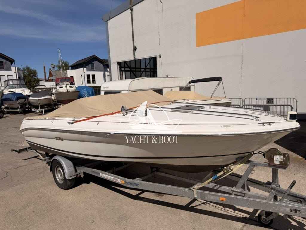 Motorboot Sea Ray CB 200 Signature