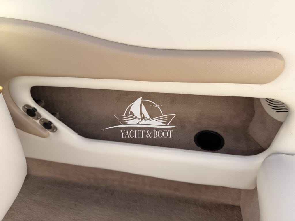 Motorboot Sea Ray CB 200 Signature