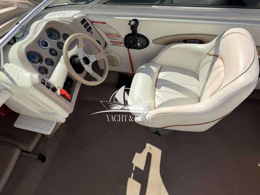 Motorboot Sea Ray CB 200 Signature