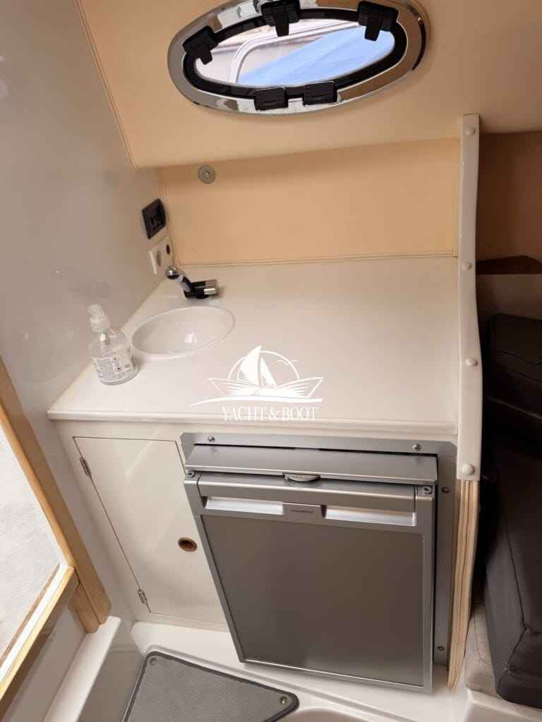 Motorboot Aqualine 690 Cabin