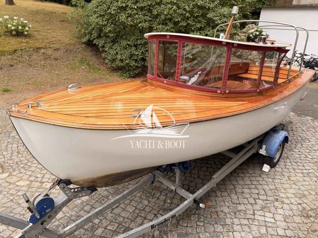 Motorboot Riva Bertel Mockenthum 6.2
