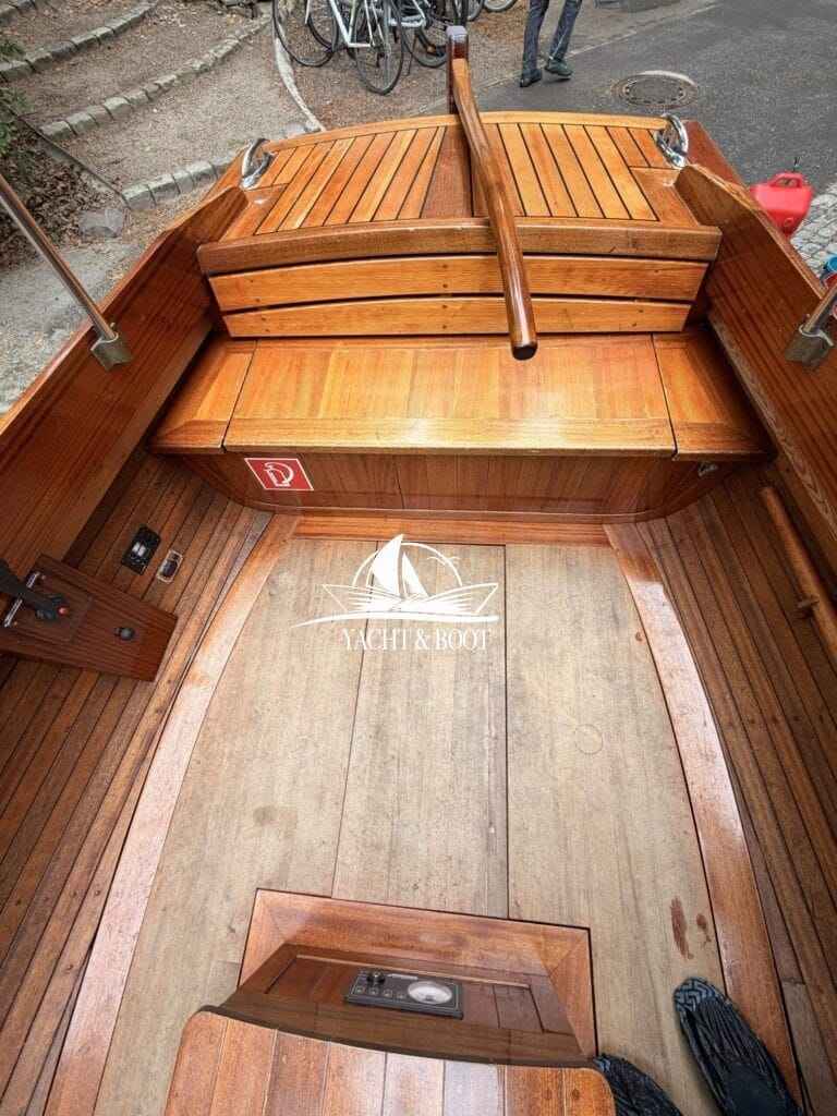 Motorboot Riva Bertel Mockenthum 6.2