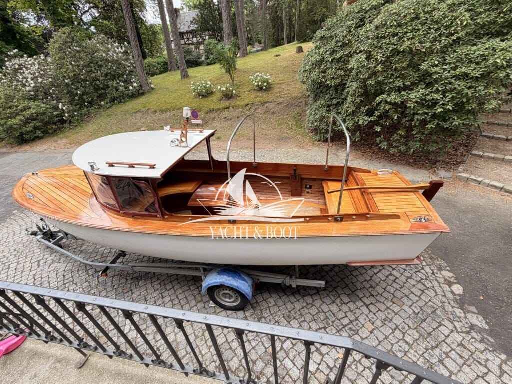 Motorboot Riva Bertel Mockenthum 6.2