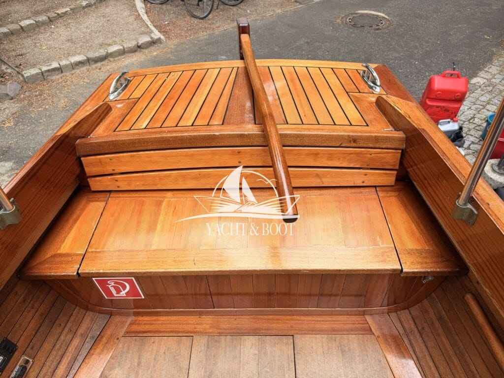 Motorboot Riva Bertel Mockenthum 6.2