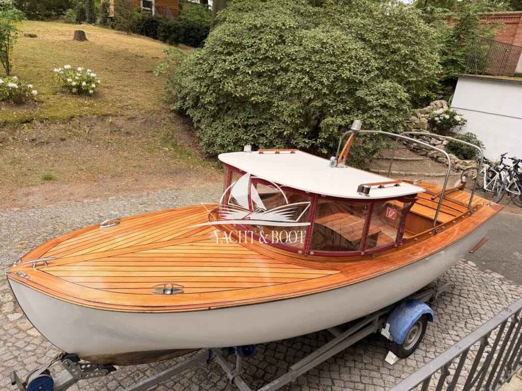 Motorboot Riva Bertel Mockenthum 6.2