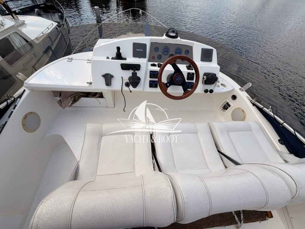 Motorboot Sealine F 34