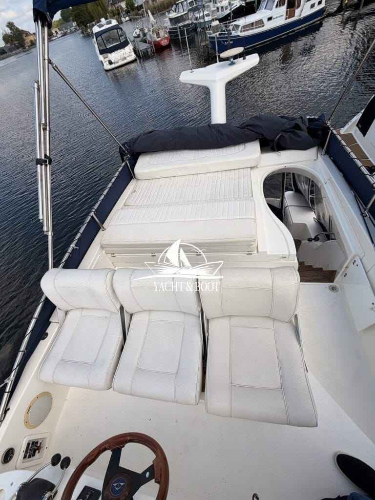 Motorboot Sealine F 34