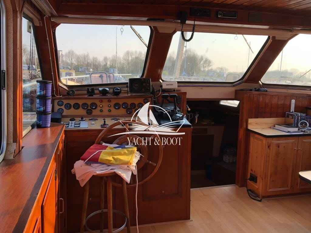 Motorboot holländischer Werftbau Catharina 1350