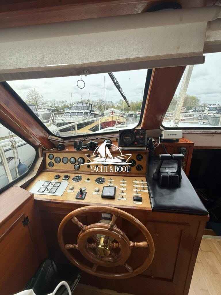 Motorboot holländischer Werftbau Catharina 1350