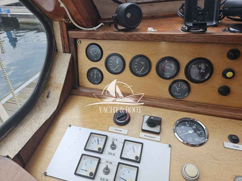 Motorboot holländischer Werftbau Catharina 1350