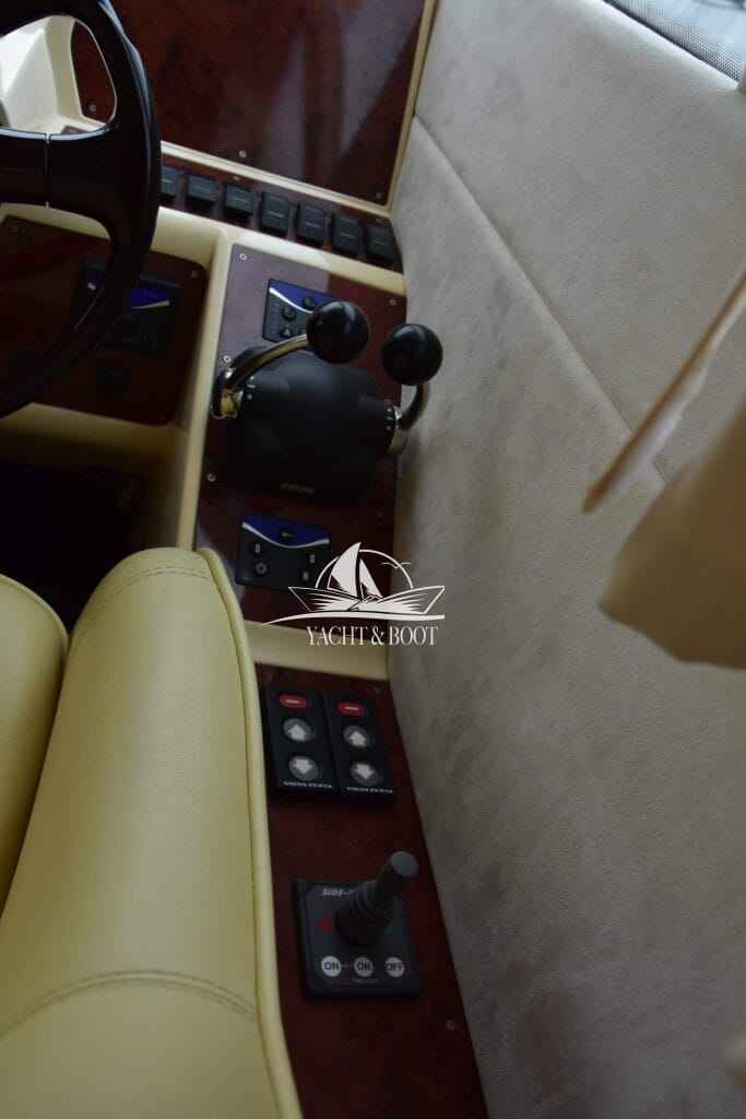 Motorboot Galeon 330 Fly