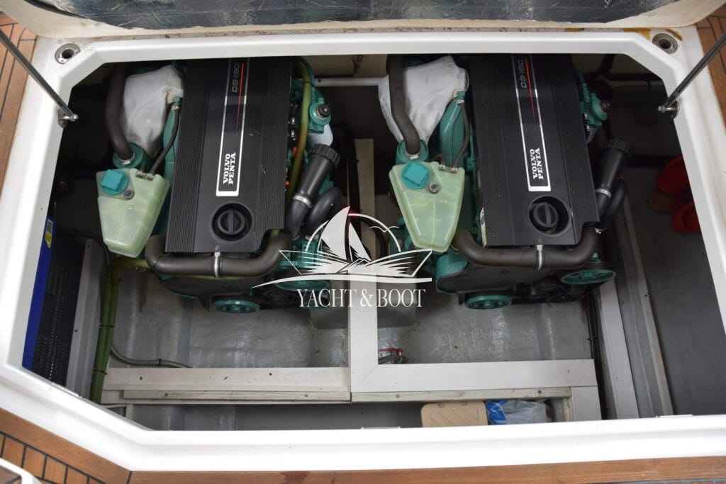 Motorboot Galeon 330 Fly