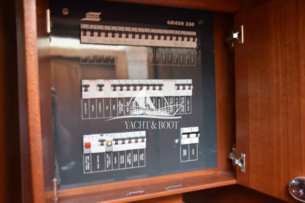 Motorboot Galeon 330 Fly