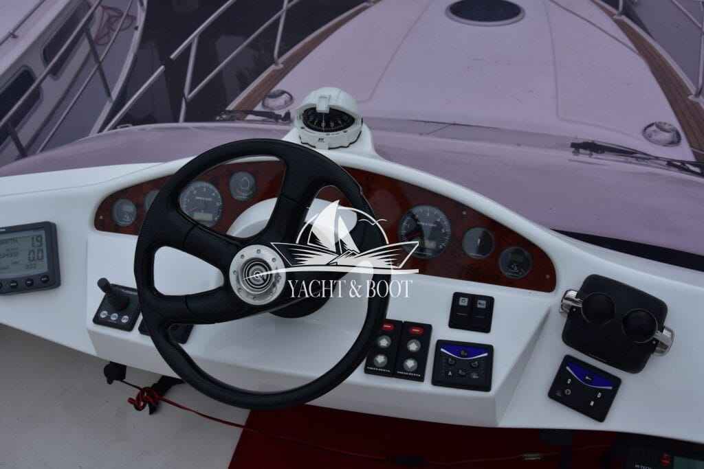 Motorboot Galeon 330 Fly