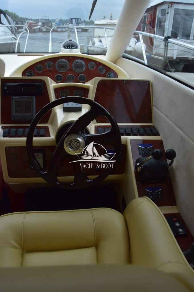 Motorboot Galeon 330 Fly
