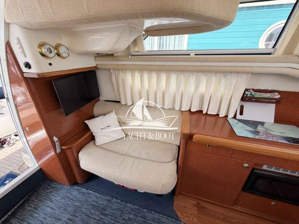 Motorboot Sealine F330