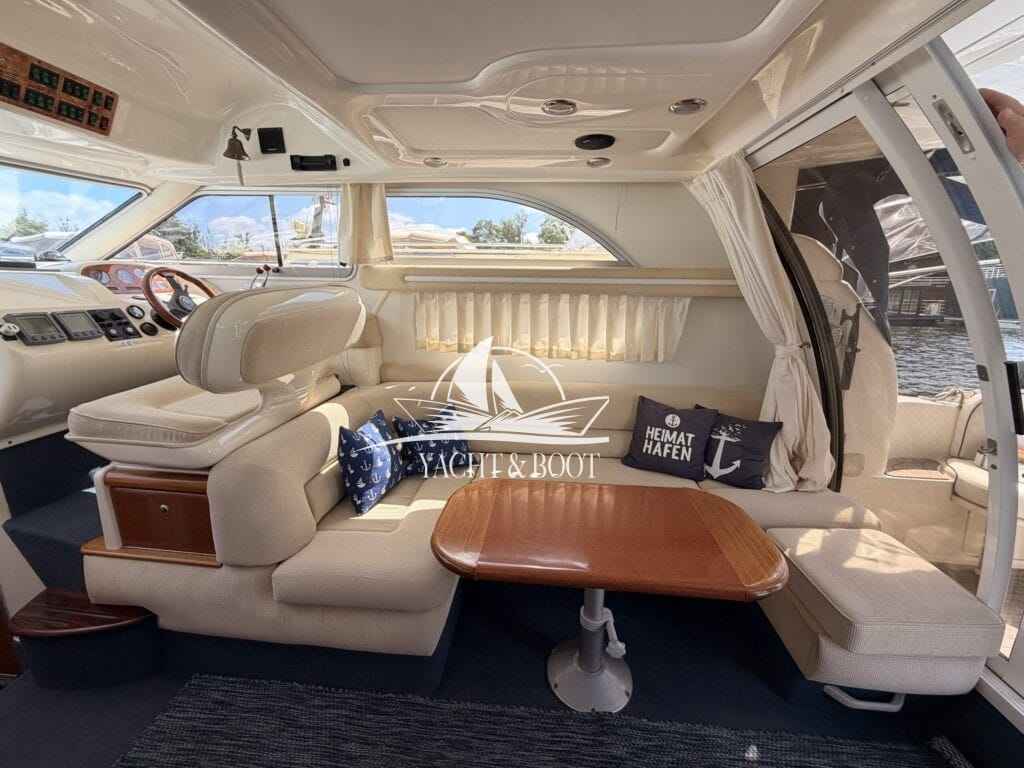 Motorboot Sealine F330