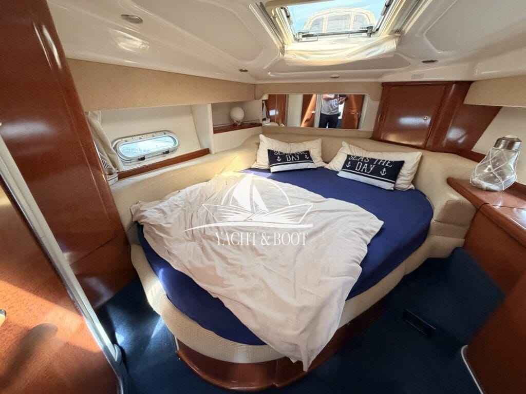 Motorboot Sealine F330
