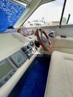 Motorboot Sealine F330