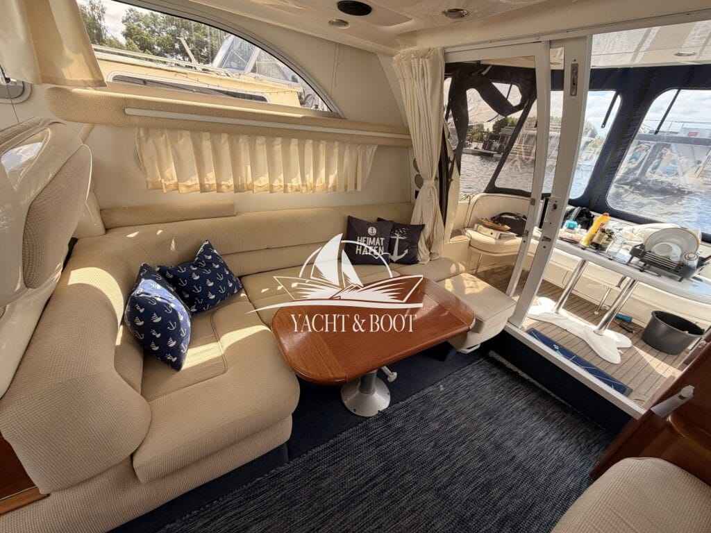 Motorboot Sealine F330