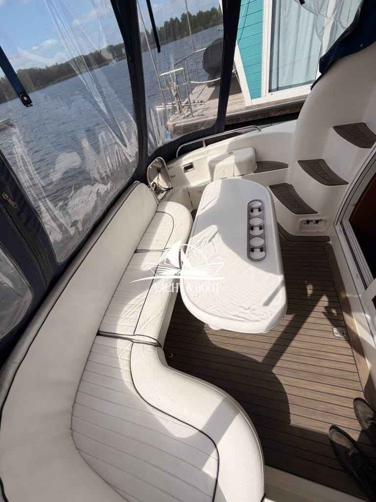 Motorboot Sealine F330