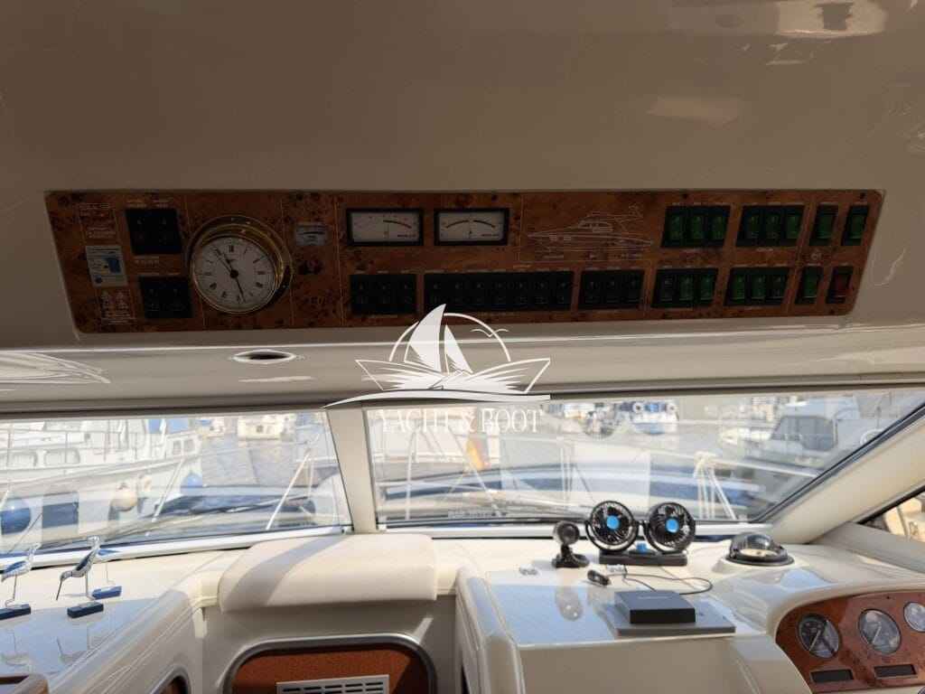 Motorboot Sealine F330