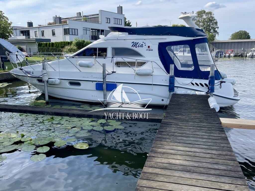 Motorboot Sealine F330