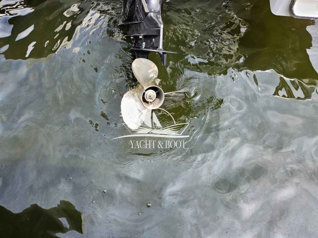 Motorboot Saver 750 Cabin