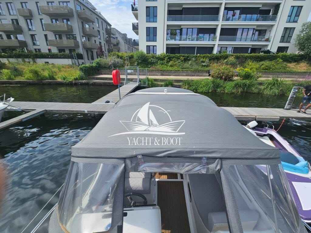Motorboot Saver 750 Cabin