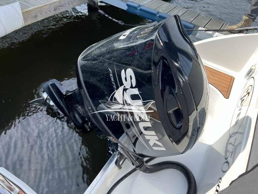 Motorboot Saver 750 Cabin