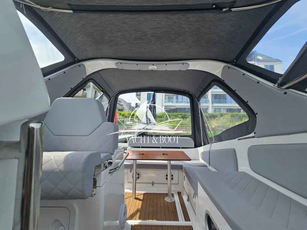 Motorboot Saver 750 Cabin