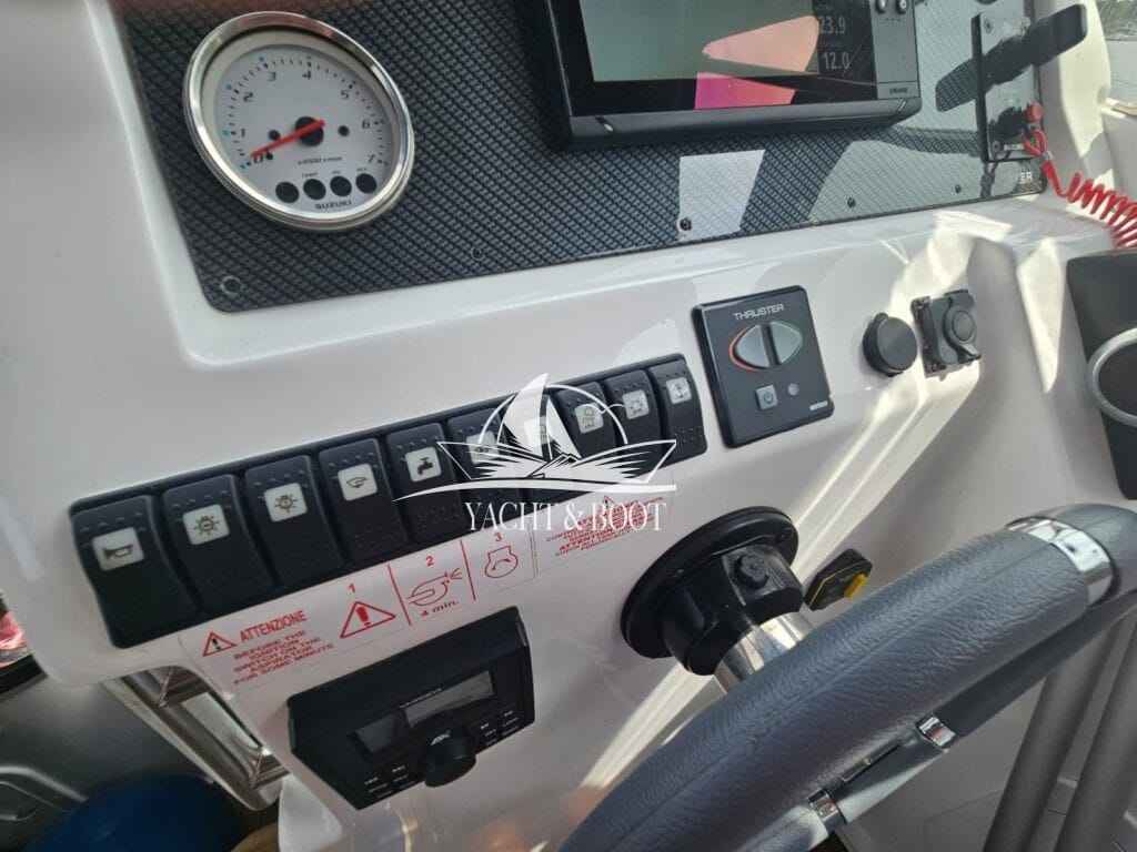 Motorboot Saver 750 Cabin
