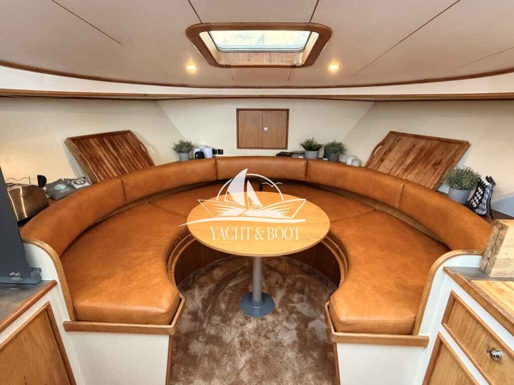 Motorboot Veha Sedan Cruiser 35