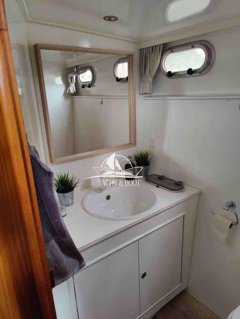 Motorboot Veha Sedan Cruiser 35
