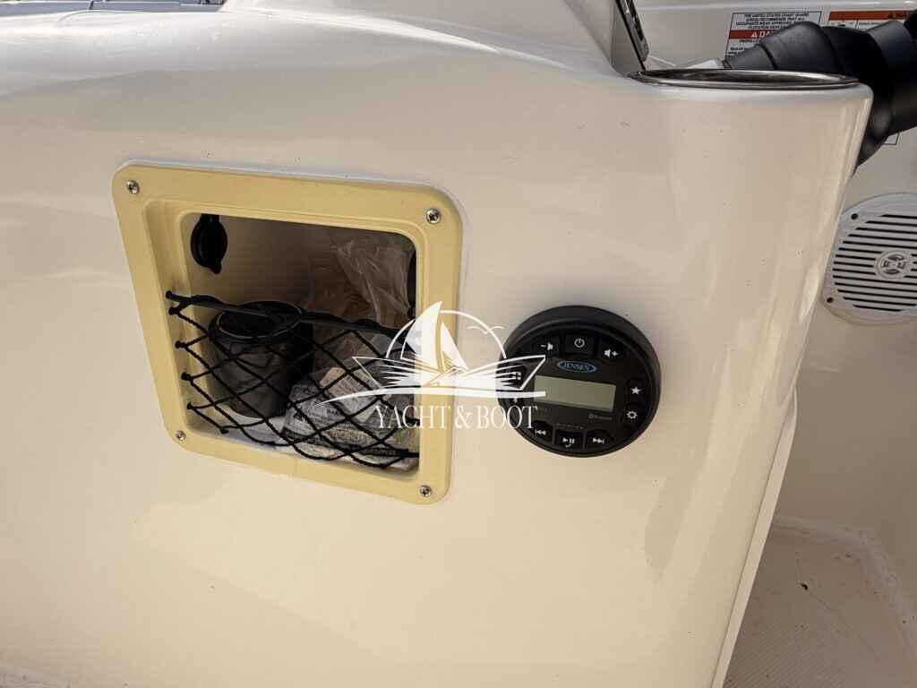 Motorboot Bayliner e16