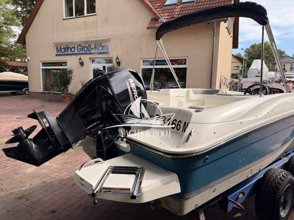 Motorboot Bayliner e16
