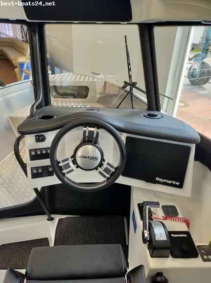 Motorboot SILVER SEAHAWK CABIN