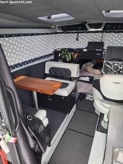 Motorboot VBOATS VOYAGER 800 CABIN